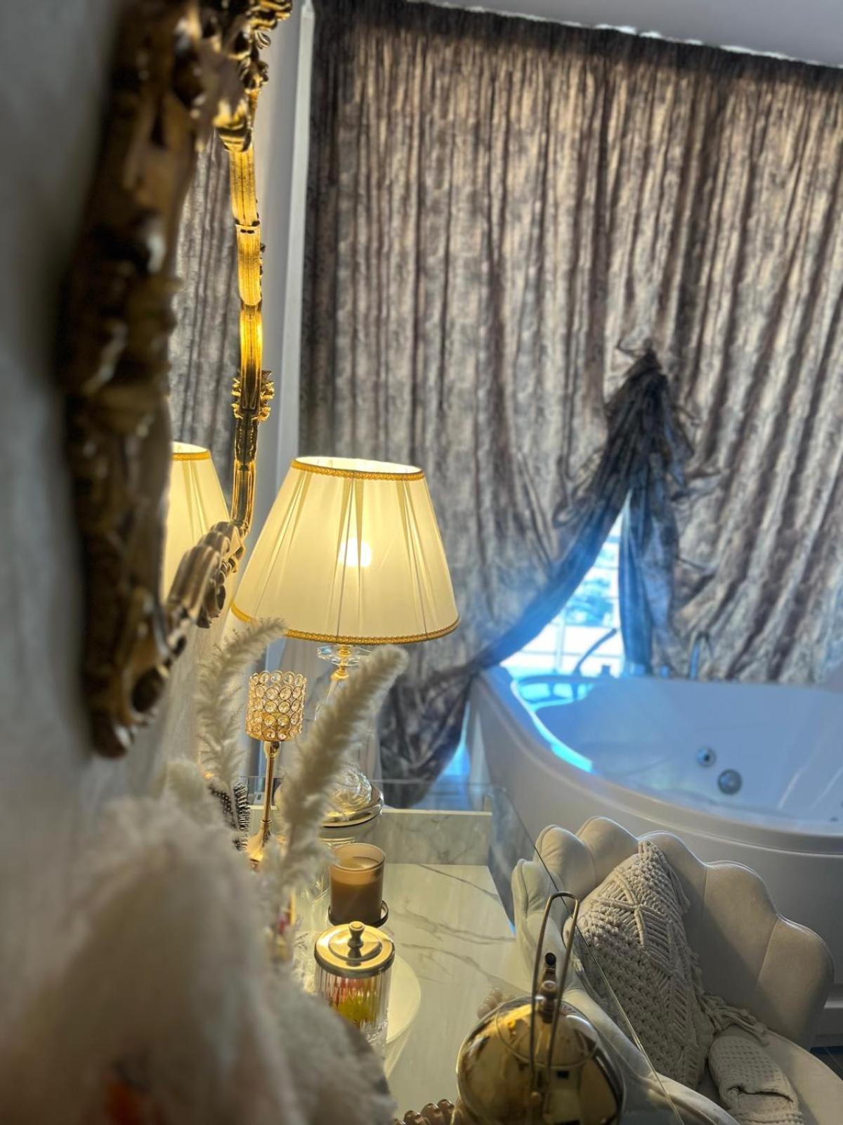 Femme Noir Luxury Spa Experience San Nicola La Strada Exterior photo
